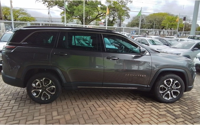 imagem-https://www.socarrao.com.br/sc-vehicle-images-prod/3988085/1789970334856-1_041813.jpg