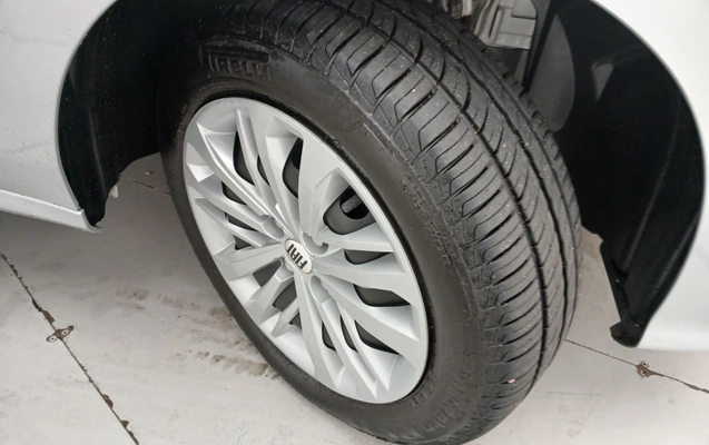 imagem-https://www.socarrao.com.br/sc-vehicle-images-prod/3989278/1789972618227-1_070034.jpg