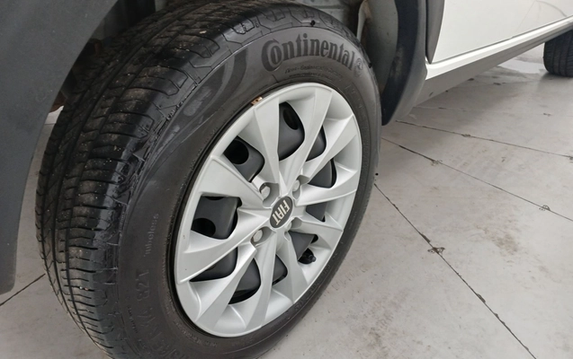 imagem-https://www.socarrao.com.br/sc-vehicle-images-prod/3990101/1789973925237-2_092758.jpg
