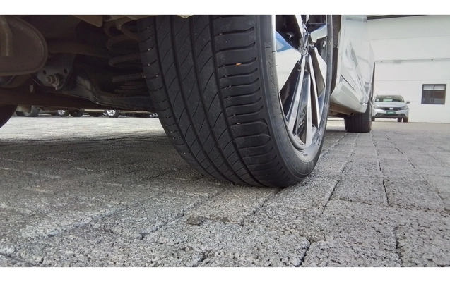 imagem-https://www.socarrao.com.br/sc-vehicle-images-prod/3990186/1789974046023-3_045647.jpg