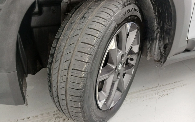 imagem-https://www.socarrao.com.br/sc-vehicle-images-prod/3992141/1789980826951-2_093549.jpg