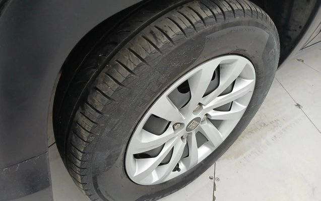 imagem-https://www.socarrao.com.br/sc-vehicle-images-prod/3992732/1789991081463-1_084427.jpg