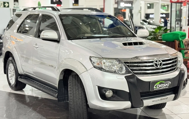 imagem-https://www.socarrao.com.br/sc-vehicle-images-prod/3993511/1789993132935-MDJlMjU0MDctMmE3NS00ZGNlLTk5YjktZGE4YzY0NTdiNzY5LmpwZWc.jpeg