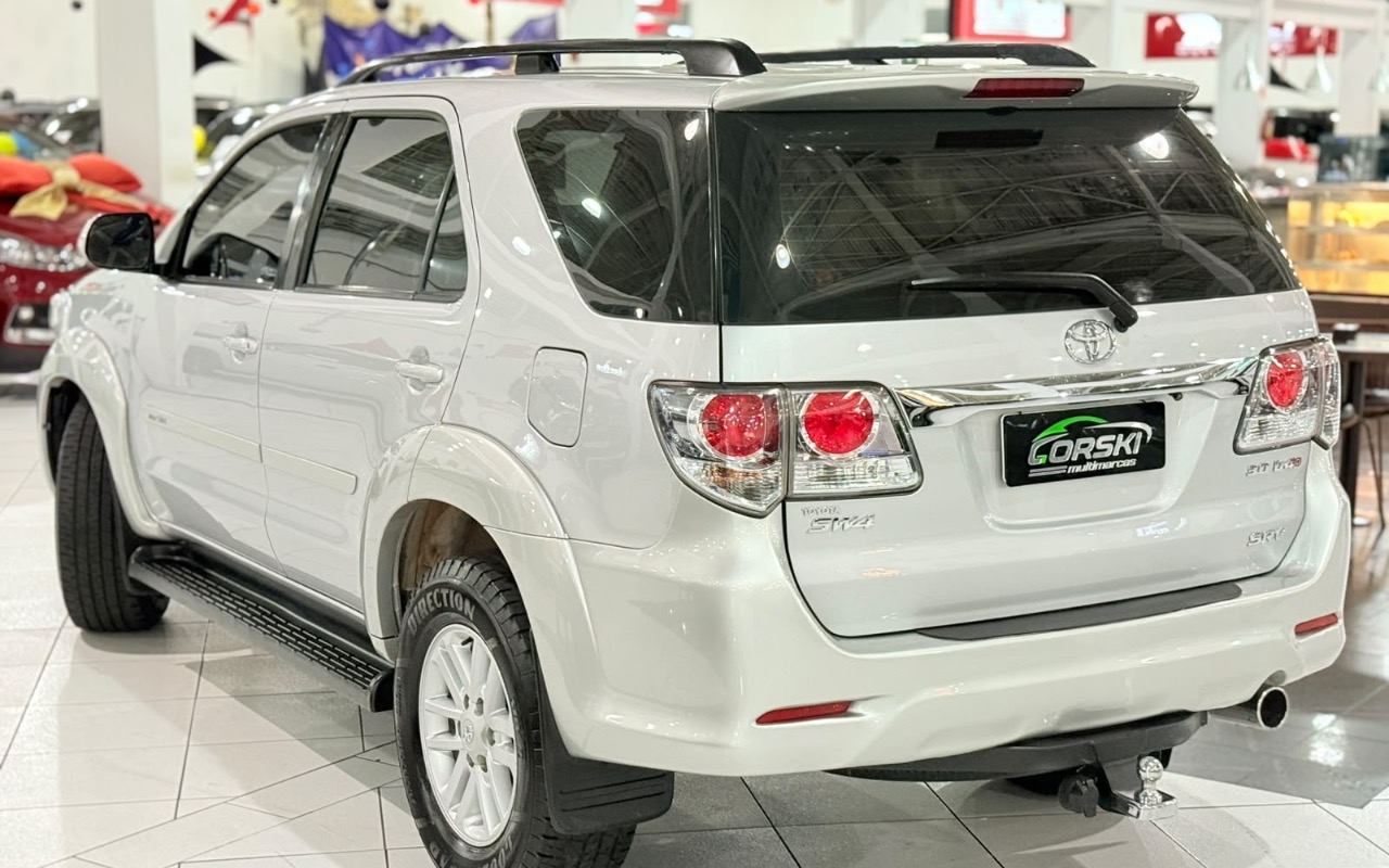 imagem-https://www.socarrao.com.br/sc-vehicle-images-prod/3993511/1789993133143-MGI3ZDYzNjgtYWY3OS00NGU0LThiNjgtYzkzMjI0YzFlMjJlLmpwZWc.jpeg
