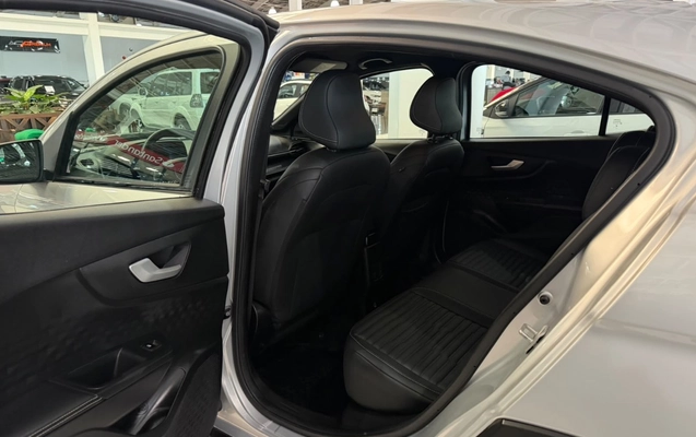 imagem-https://www.socarrao.com.br/sc-vehicle-images-prod/3993590/1789993441039-YmVhNzk4ZGMtMmE5Yi00MTI0LTkwOTAtYWM4Zjg1YjY3ZTVkLmpwZWc.jpeg