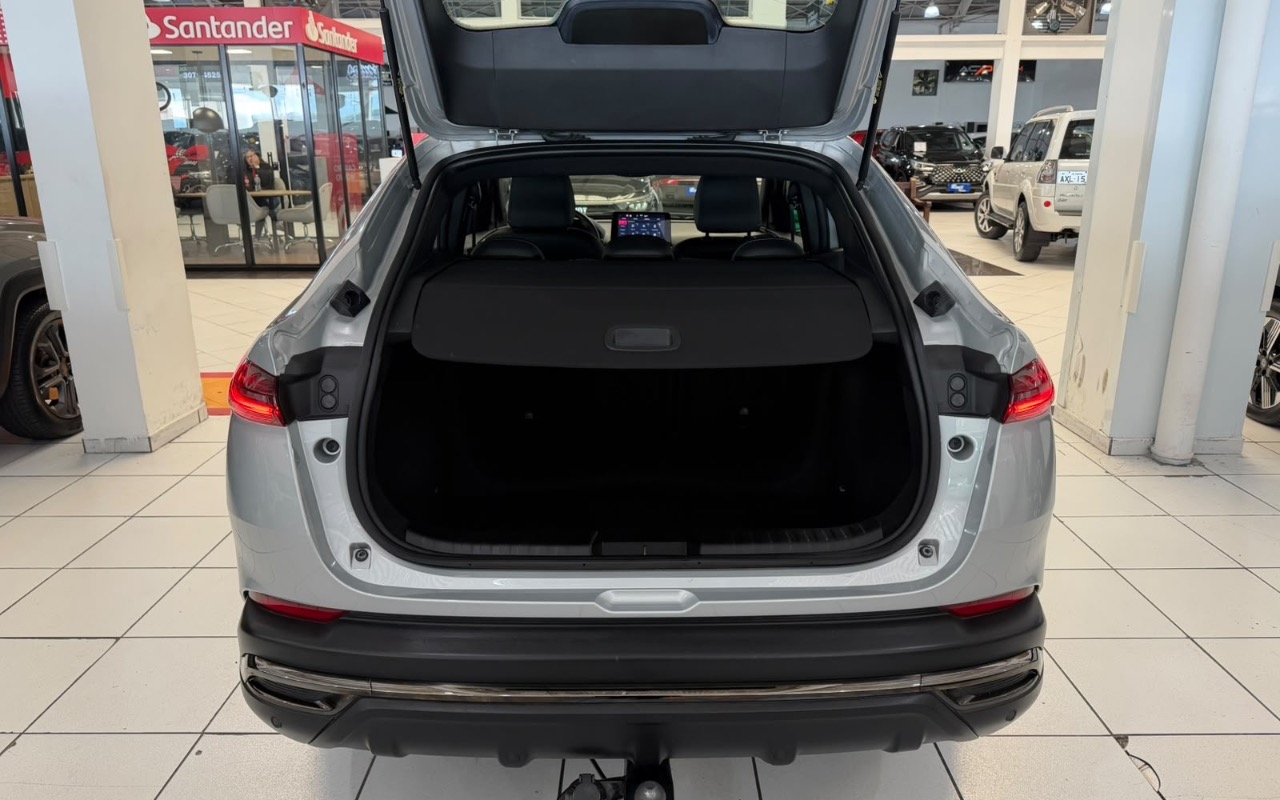 imagem-https://www.socarrao.com.br/sc-vehicle-images-prod/3993590/1789993441880-M2ZhMDkwOTMtMjZkOS00YjJlLTg1OTEtNmI1ZWM0ZjdmN2QzLmpwZWc.jpeg
