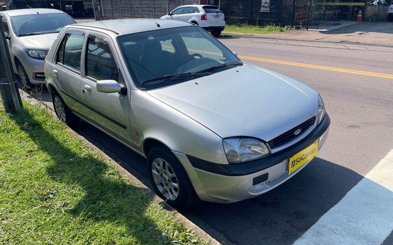 Ford Fiesta GL Class 1.0i 5p 2000 Prata — foto 1 de 3