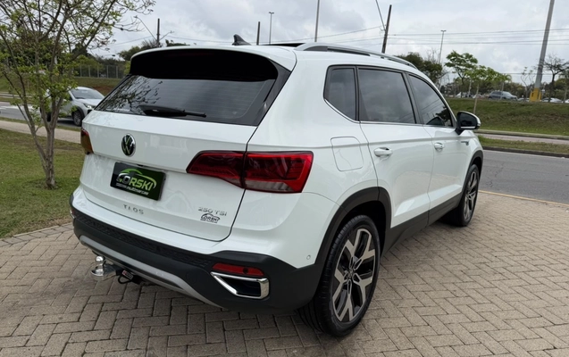imagem-https://www.socarrao.com.br/sc-vehicle-images-prod/3993840/1789994072352-NmE2ZWMzYmMtZWIyMy00NzI4LWJkNjUtNDc4MTk5YzE3NzZiLmpwZWc.jpeg