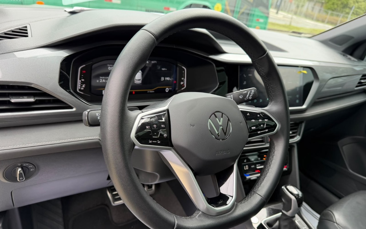 imagem-https://www.socarrao.com.br/sc-vehicle-images-prod/3993840/1789994073241-ZjI3MGRkYzktN2JlYS00YWMwLTk4NzktOTcwN2U4ZTQyZjg3LmpwZWc.jpeg