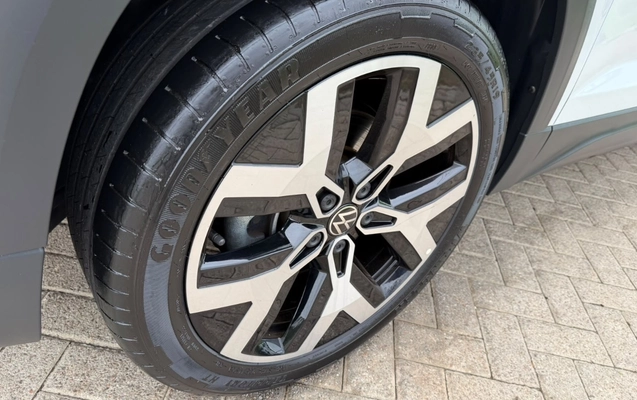 imagem-https://www.socarrao.com.br/sc-vehicle-images-prod/3993840/1789994073900-MjUzMTJlNTUtYzExMy00NmZlLTkyMDQtOGZlOGI4MDM2YzRmLmpwZWc.jpeg