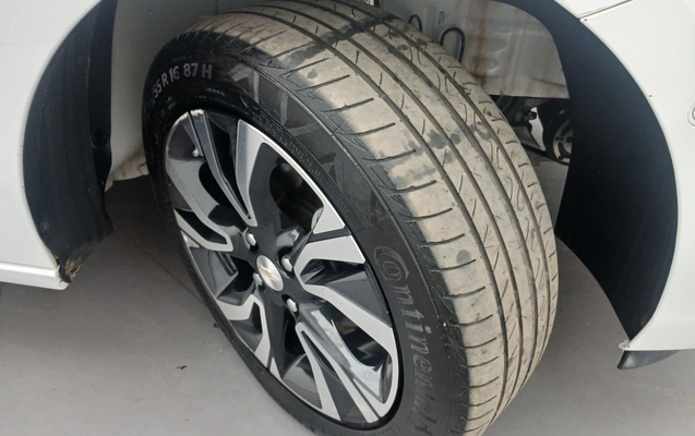 imagem-https://www.socarrao.com.br/sc-vehicle-images-prod/3993858/1789994121058-1_042940.jpg