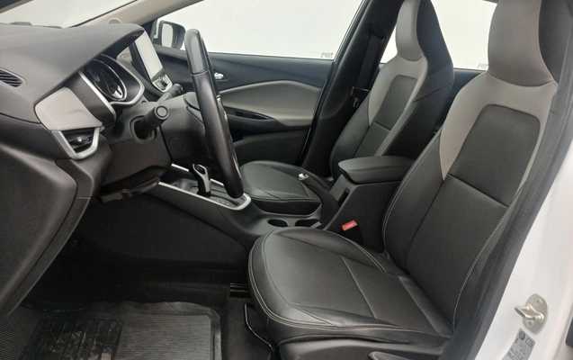 imagem-https://www.socarrao.com.br/sc-vehicle-images-prod/3993858/1789994121060-2_042942.jpg