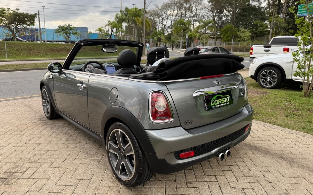 imagem-https://www.socarrao.com.br/sc-vehicle-images-prod/3994009/1789994498766-YzlhNTAyNzctNTRkMC00MzY2LTliNmQtMmExNzQ3ZWU3OWViLmpwZWc.jpeg
