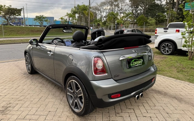 imagem-https://www.socarrao.com.br/sc-vehicle-images-prod/3994009/1789994498766-YzlhNTAyNzctNTRkMC00MzY2LTliNmQtMmExNzQ3ZWU3OWViLmpwZWc.jpeg