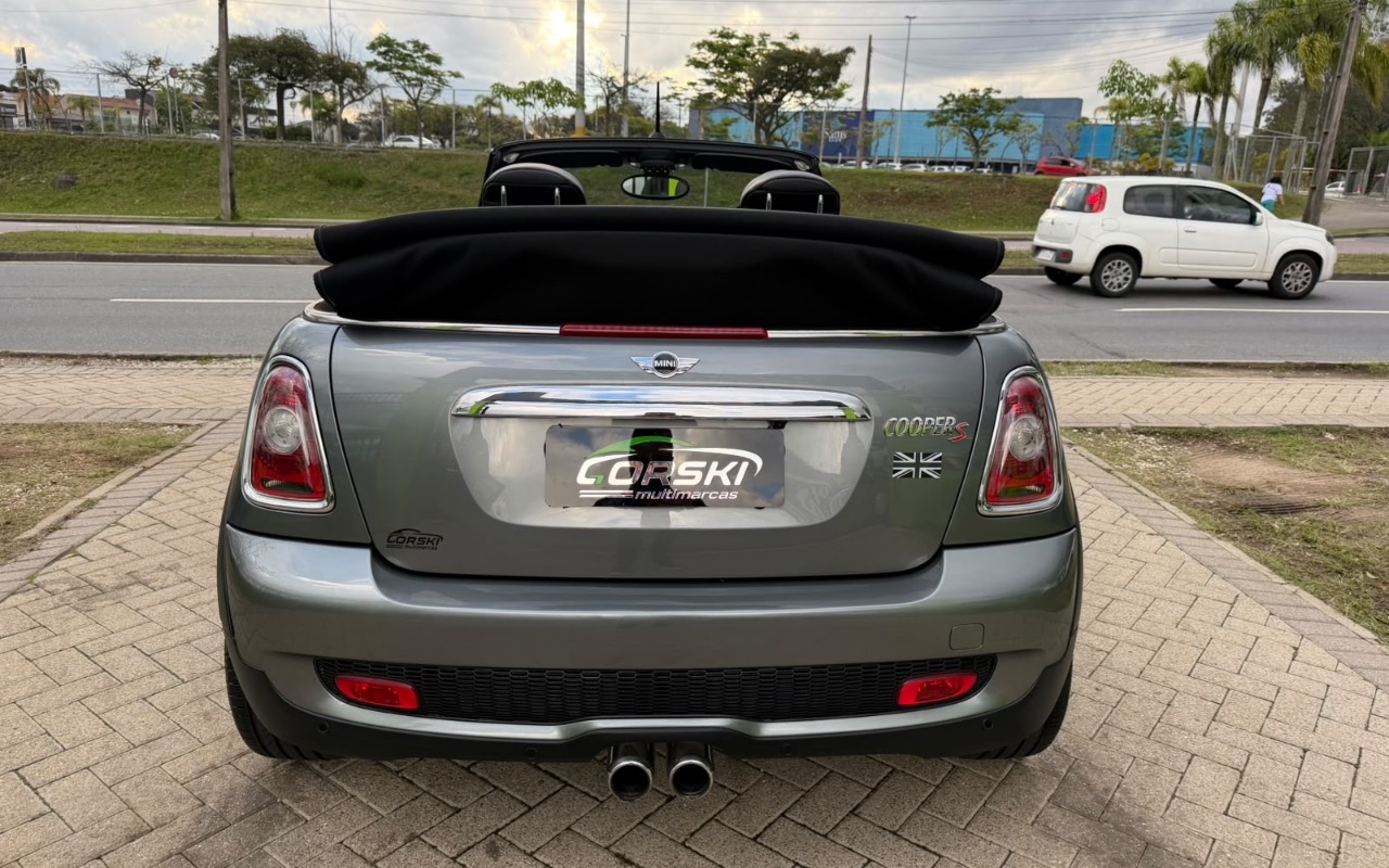 imagem-https://www.socarrao.com.br/sc-vehicle-images-prod/3994009/1789994499143-YjFjNzhhZDctNzUxNS00YTc2LThmMTYtY2I5NzRiODgyNjNiLmpwZWc.jpeg