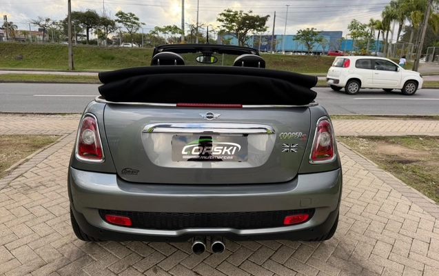 imagem-https://www.socarrao.com.br/sc-vehicle-images-prod/3994009/1789994499143-YjFjNzhhZDctNzUxNS00YTc2LThmMTYtY2I5NzRiODgyNjNiLmpwZWc.jpeg