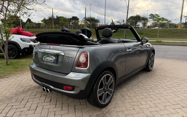 imagem-https://www.socarrao.com.br/sc-vehicle-images-prod/3994009/1789994499251-MzQ5OTExOGItZjEyMi00M2FlLThkYWEtMzk0ZmQ3ZGU5MWVkLmpwZWc.jpeg