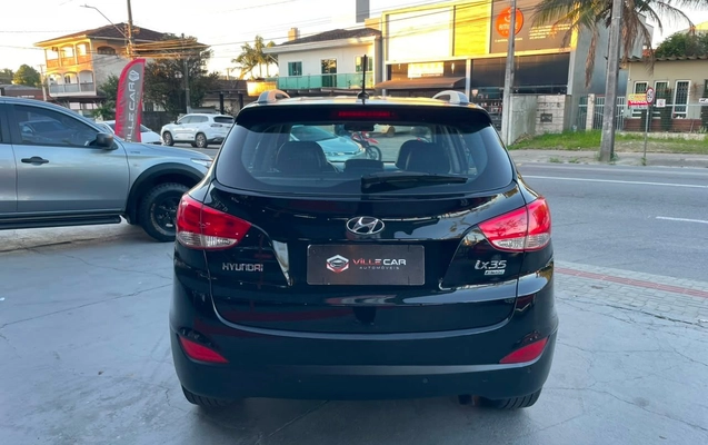 imagem-https://www.socarrao.com.br/sc-vehicle-images-prod/3994232/1789995128701-cdacbe8eefe94bbea85c5871c5a30132_1789994742533.jpg