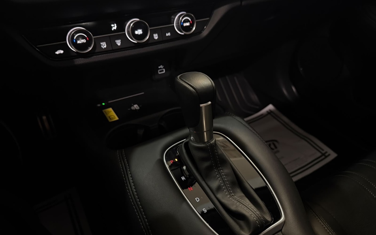 imagem-https://www.socarrao.com.br/sc-vehicle-images-prod/3994379/1789995501978-MWJjMzc0YzItNDVlYi00Y2MxLWI0NDAtNjE5ZjdhNjRhODZmLmpwZWc.jpeg