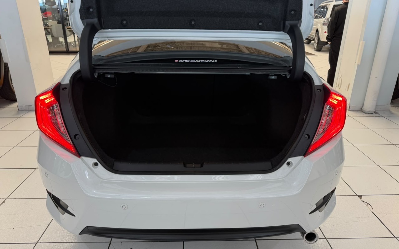 imagem-https://www.socarrao.com.br/sc-vehicle-images-prod/3994475/1789995801084-MGVhNjU2YWEtMGIyNC00MmJlLWIxZDEtMWYxZjZjOWUzNDhlLmpwZWc.jpeg