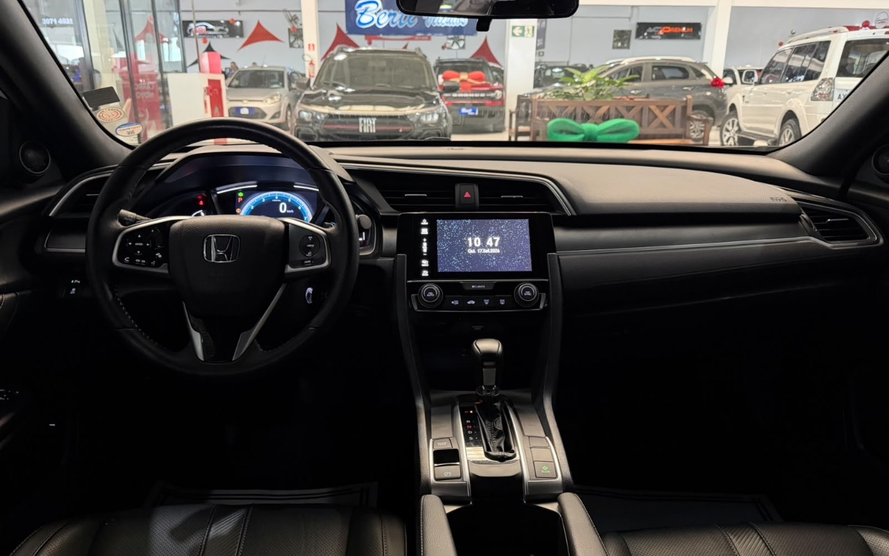 imagem-https://www.socarrao.com.br/sc-vehicle-images-prod/3994475/1789995801288-ZDJmNTAzMjMtNDFkOC00OTZmLThlMTEtM2ZlYjE1NmYyODdlLmpwZWc.jpeg