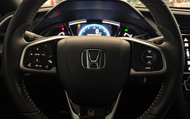imagem-https://www.socarrao.com.br/sc-vehicle-images-prod/3994475/1789995801813-ZjllYWNiNzQtYjg3My00MTMwLTg5NmQtNGVkZDkwMDA5MzAyLmpwZWc.jpeg