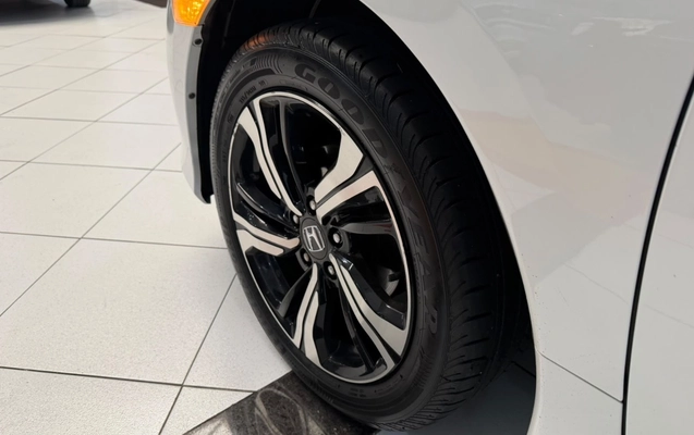 imagem-https://www.socarrao.com.br/sc-vehicle-images-prod/3994475/1789995801895-MzYyYzJkZTItZjc4MC00OWNhLTk5ZTctM2IxMmI2ZTVmYWZiLmpwZWc.jpeg