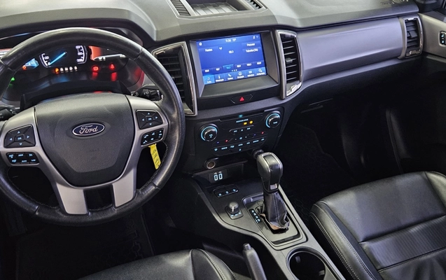 imagem-https://www.socarrao.com.br/sc-vehicle-images-prod/3994535/1789995932185-N2I4MzJjZDctMzIxNS00ODg3LWJlZjItMTQyMzYwODhjNGU5LmpwZWc.jpeg