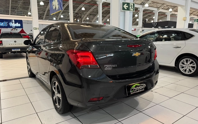 imagem-https://www.socarrao.com.br/sc-vehicle-images-prod/3994537/1789995946484-MGFkNjU0NTgtMWE3Yy00MDQ3LWI1MWQtNmY1NmVhMzQ0OWE2LmpwZWc.jpeg