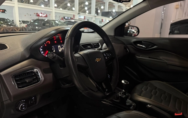 imagem-https://www.socarrao.com.br/sc-vehicle-images-prod/3994537/1789995946629-ZTgwMTM5YTEtOTU0Yi00YmRjLTlkNTAtYzVhMjg1YzE1ZDFiLmpwZWc.jpeg