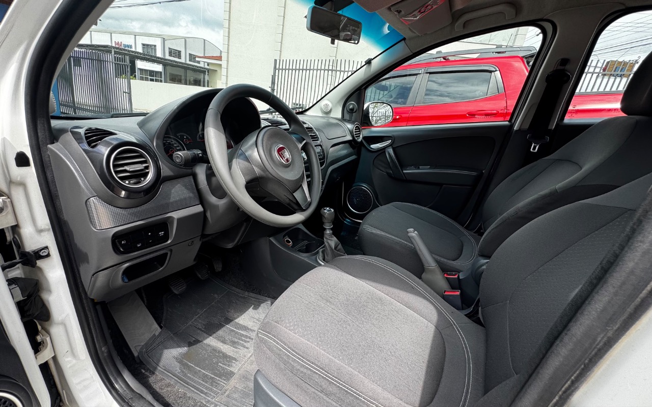 imagem-https://www.socarrao.com.br/sc-vehicle-images-prod/3994784/1789996466117-MTE2NzkyYTMtM2M1OC00ODNkLThkMmMtNmU3NGZlZDY1OGFjLmpwZWc.jpeg