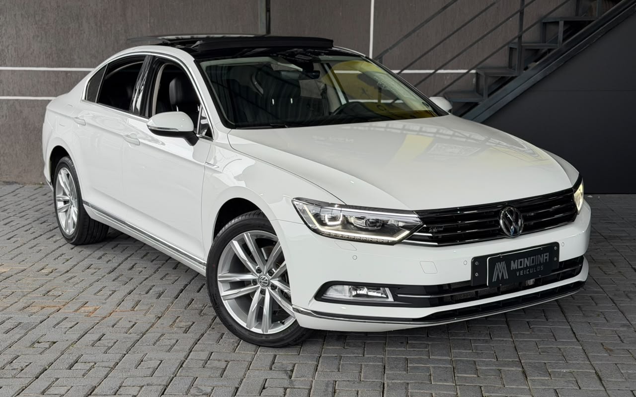 Volkswagen Passat 2019 Branco — foto 1 de 3