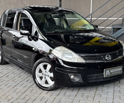 Nissan TIIDA 2013 Preto — foto 1 de 3
