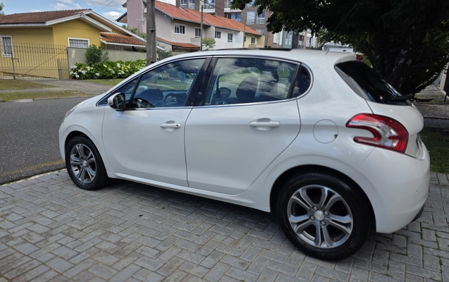 imagem-https://www.socarrao.com.br/sc-vehicle-images-prod/3995503/1789997664193-3c504dda-5eb1-486a-ae68-7abd63e375e3.jpeg
