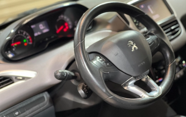 imagem-https://www.socarrao.com.br/sc-vehicle-images-prod/3995723/1789998205505-vPKWGdxglhGtCc9gOsEoCTunp2yLIQiz.jpg