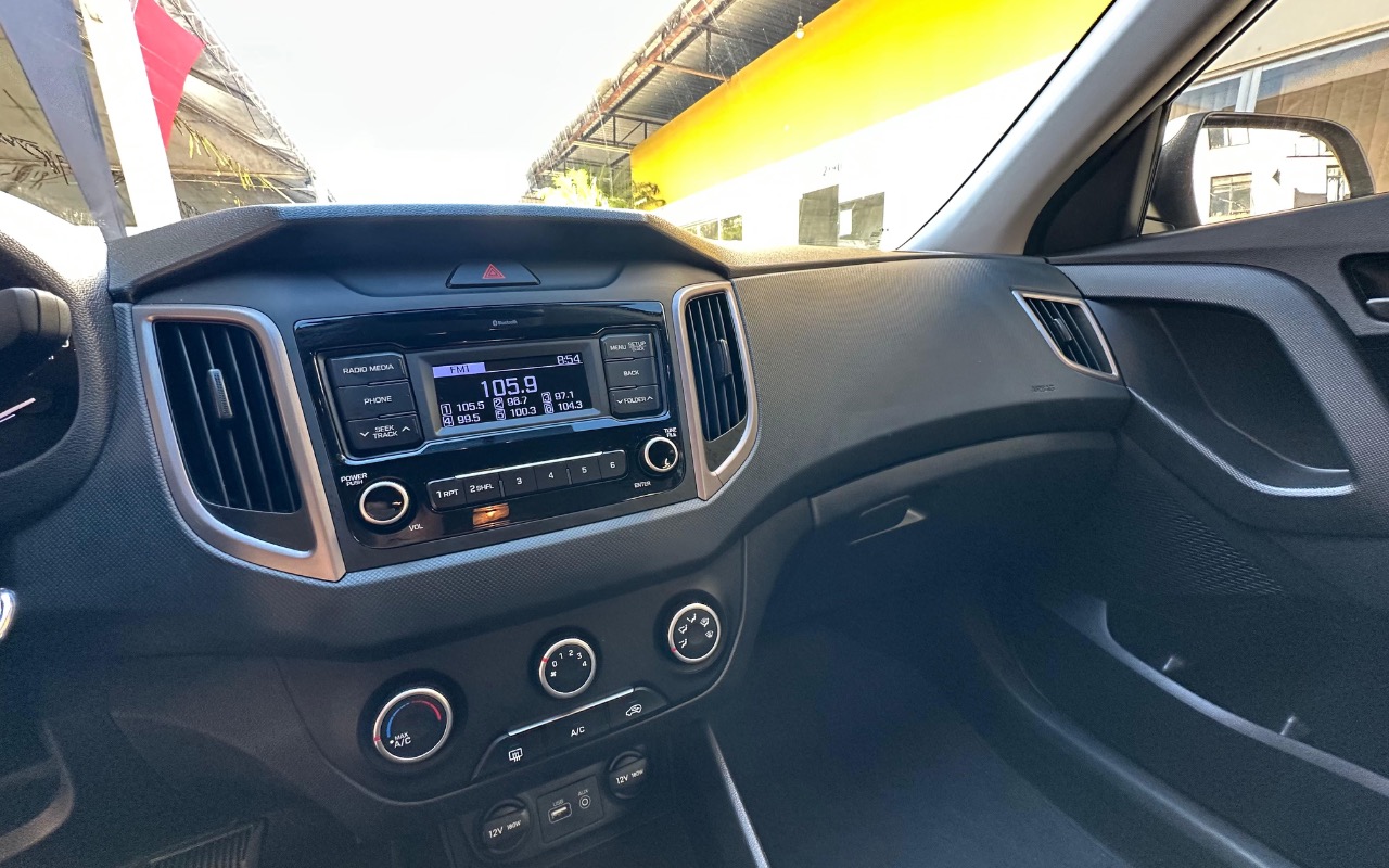 imagem-https://www.socarrao.com.br/sc-vehicle-images-prod/3995740/1789998221554-OTY5MGQxYjUtNTcyNi00MTkzLWEyY2MtMmQ0Yjk4MDFlNjQzLmpwZWc.jpeg