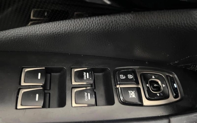 imagem-https://www.socarrao.com.br/sc-vehicle-images-prod/3995945/1790093220387-8492669_11_B_416e7bbbb7.jpeg