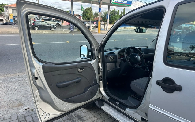 imagem-https://www.socarrao.com.br/sc-vehicle-images-prod/3996019/1789998727295-18c9cf29-f8ea-4e1a-9344-6e0e6a029172.jpeg