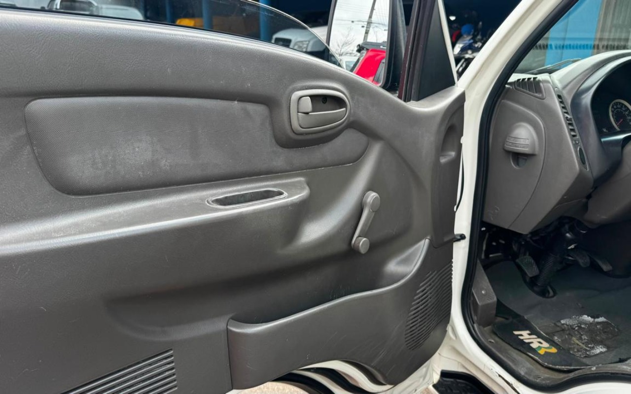 imagem-https://www.socarrao.com.br/sc-vehicle-images-prod/3996034/1789998819359-V2hhdHNBcHAgSW1hZ2UgMjAyNi0wOS0yMSBhdCAxMC40NC40MiAoMikuanBlZw.jpeg