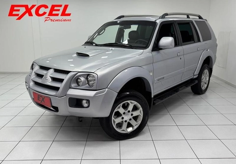 Mitsubishi Pajero 2011 Prata — foto 1 de 3