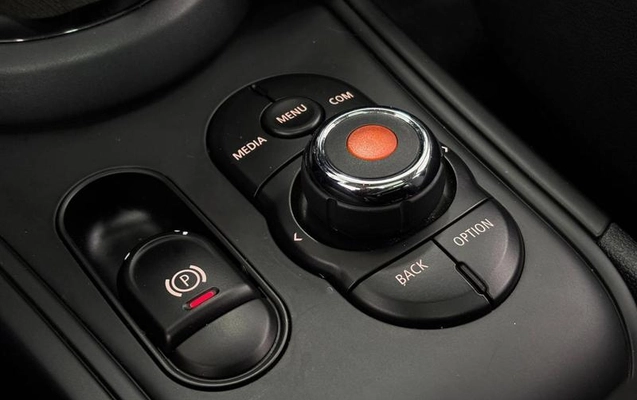 imagem-https://www.socarrao.com.br/sc-vehicle-images-prod/3996228/1790343297576-8490192_11_B_54247fd7a2.jpeg