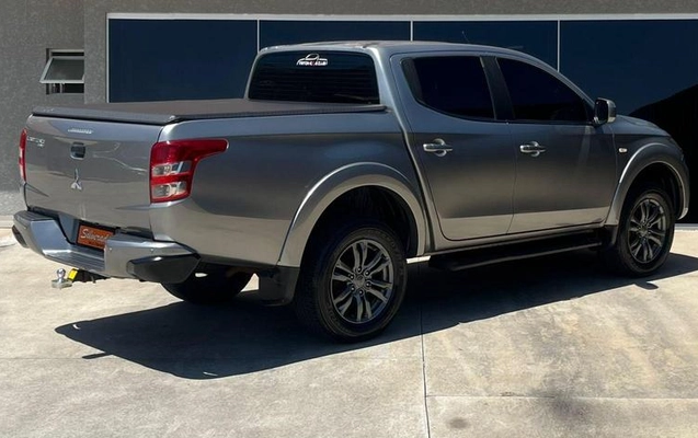 imagem-https://www.socarrao.com.br/sc-vehicle-images-prod/3996269/1790698118840-7863872_13_B_73c1af256e.jpeg