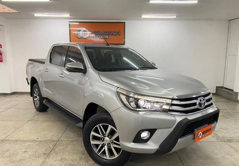 Toyota Hilux 2018 Prata — foto 1 de 3