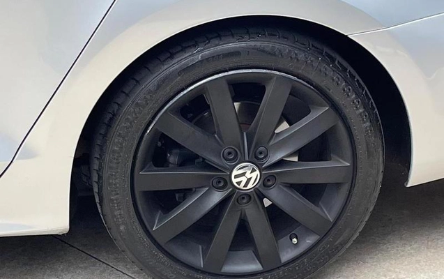 imagem-https://www.socarrao.com.br/sc-vehicle-images-prod/3996304/1789999181048-8192081_13_B_d4fda832f9.jpeg
