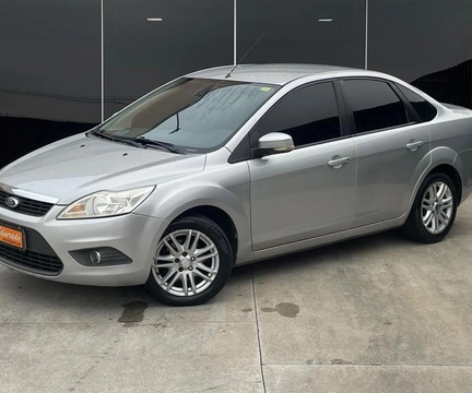 Ford Focus 2012 Prata — foto 1 de 3