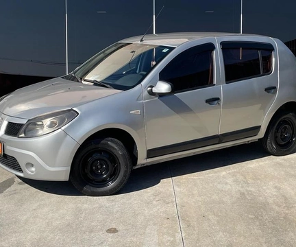 Renault Sandero 2011 Prata — foto 1 de 3