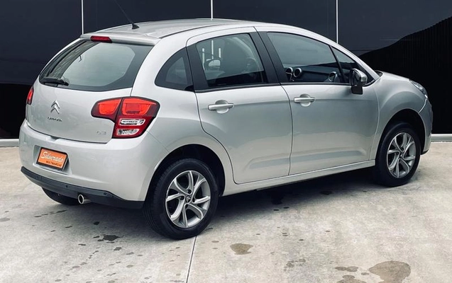 imagem-https://www.socarrao.com.br/sc-vehicle-images-prod/3996337/1790254809851-8362000_13_B_c93129542c.jpeg