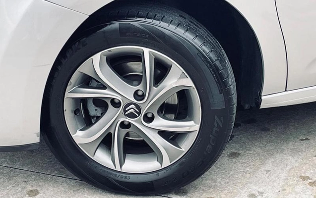 imagem-https://www.socarrao.com.br/sc-vehicle-images-prod/3996337/1790254809853-8362000_14_B_199118e553.jpeg