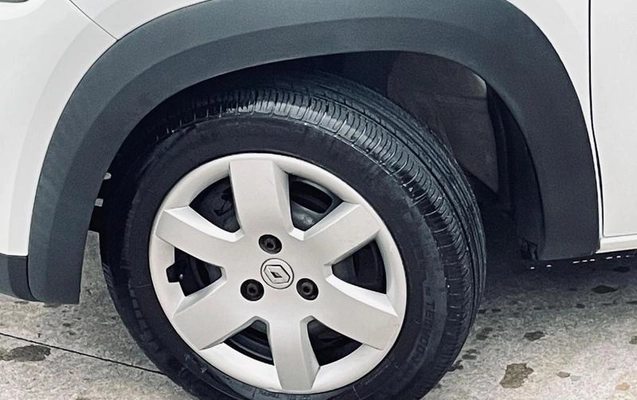 imagem-https://www.socarrao.com.br/sc-vehicle-images-prod/3996338/1789999199900-8365219_12_B_e5a51e1341.jpeg