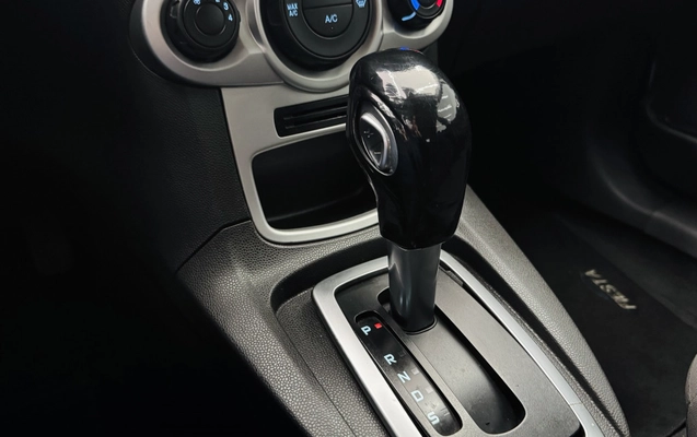 imagem-https://www.socarrao.com.br/sc-vehicle-images-prod/3996369/1789999253046-vehicle_image_1789780052_d33751b635ba79d67e4b6a993c45158d.jpeg